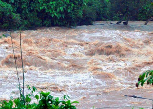 Mưa[-]lũ[-]bắt[-]đầu[-]tràn[-]về[-]khu[-]vực[-]đầu[-]nguồn[-]khu[-]vực[-]hồ[-]chứa[-]thủy[-]điện[-]Sông[-]Tranh[-]2.[-]Ảnh:[-]Trí[-]Tín.